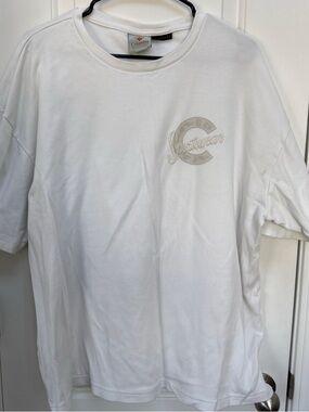 Columbia Men’s White heavy weight Short-Sleeve Graphic T-Shirt